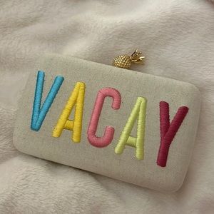 Beige vacay clutch